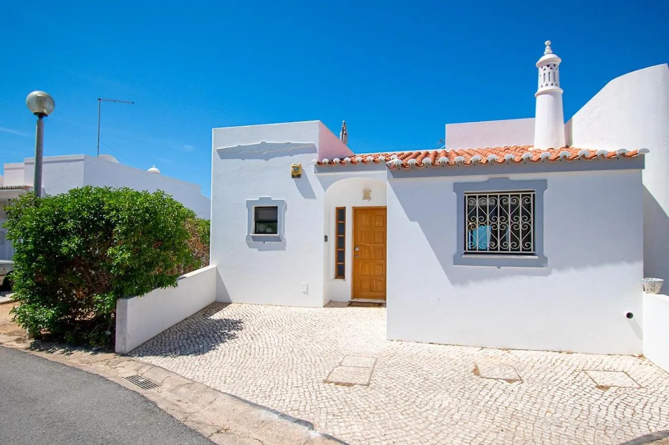 Casa Mel - Stylish 3-Bed Townhouse With Pool Villa Carvoeiro