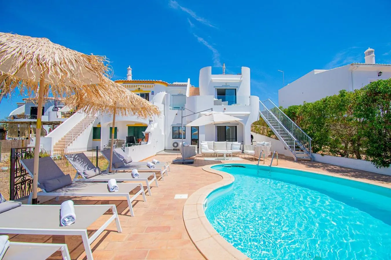 Casa Mel - Stylish 3-Bed Townhouse With Pool Villa Carvoeiro